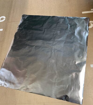 Thermal floor mat for pallet